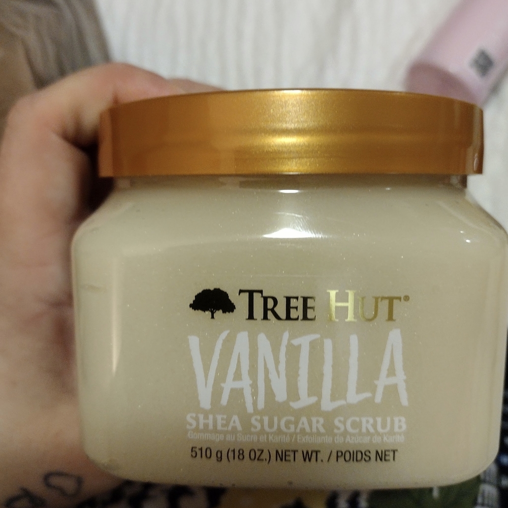 Tree Hut Vanilla Shea Sugar Scrub - Cream